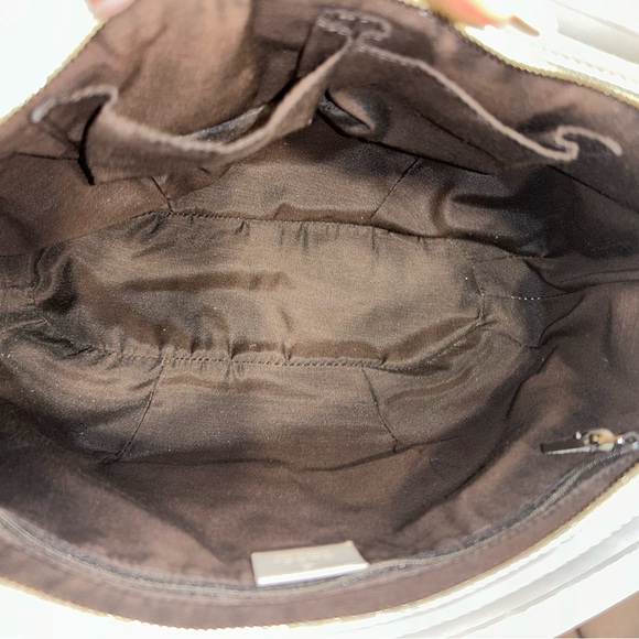 Gucci GG Canvas Crossbody Bag - Picture 8 of 16